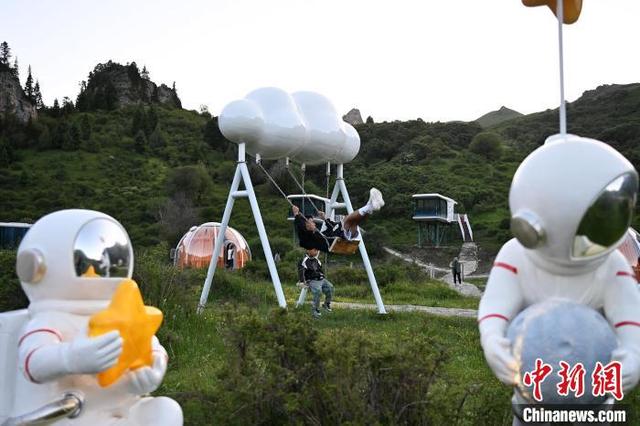 海外华媒甘南行：藏寨蝶变，秘境传新声