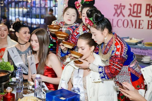 国际佳丽邂逅多彩贵州:贵旅集团以赛为媒,擘画文旅国际化新篇章
