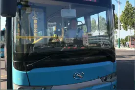 【心安交通，温暖与信任】公交车司机同乘客的“双向奔赴”图片