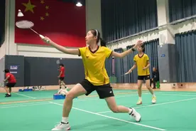 “羽”见青春！2025年重庆市青少年羽毛球精英赛开赛图片