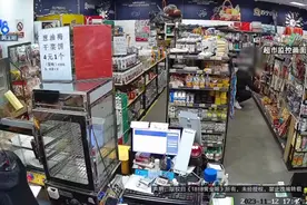 得有多爱吃辣条！他为“辣条”进了拘留所图片