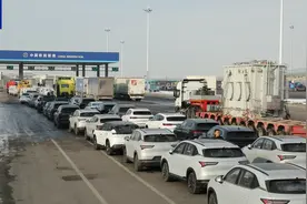 霍尔果斯公路口岸春节期间闭关四天 2月1日开关图片