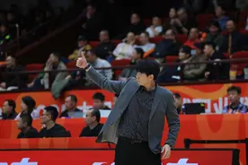 邱彪回顾山东男篮表现先谈不足：世事哪能尽如意，何妨返身找自己图片