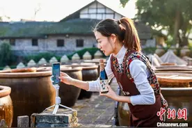 四川合江：非遗酱油受青睐图片