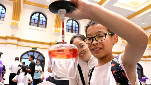 “科学实验屋”周周常驻上海科学会堂，上海首个“全国科普月”活动启动