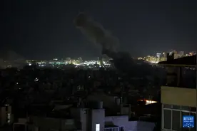 以色列空袭一金融机构在贝鲁特的多个分支图片