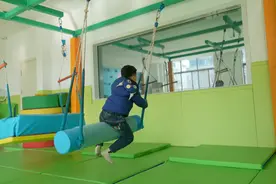 来自8岁孤独症男童的小小心愿：我想要个“玩具汽车”图片