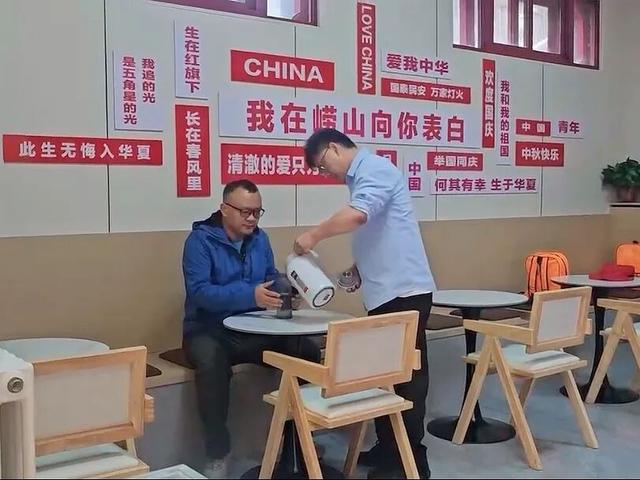 火上热搜！雪后崂山美到刷屏，市民游客排队打卡！