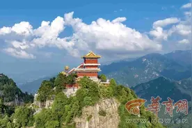 终南山南五台雨后云海上线 万里浮云，漫卷碧山图片