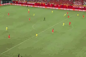 国足热身赛1-1战平马来西亚，李帅严重受伤被紧急送医图片