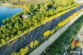 2024“工会杯”伊犁河半程马拉松鸣枪开跑!图片