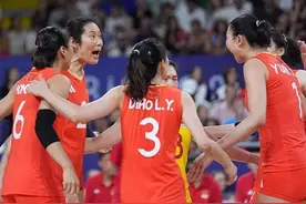 两连胜！中国女排3:0战胜法国女排图片