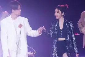 檀健次毛晓彤双双否认恋情图片