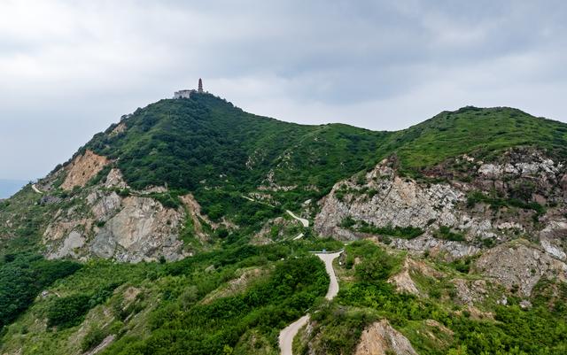 山西襄汾：夏日塔儿山