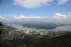 三峡水库175米满蓄完成 长江涪陵段江面镜美如画图片