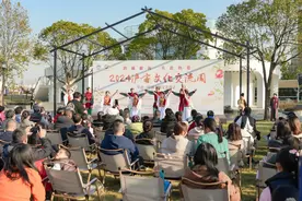 灯塔下的跨年欢享盛宴 | 新疆叶城专场文艺演出亮相上海宝山图片