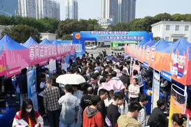 广西2025年就业服务专场招聘活动在南宁举行图片