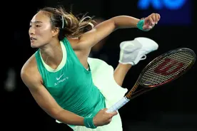 郑钦文生涯首进大满贯决赛：看台上的国旗真好看视频封面