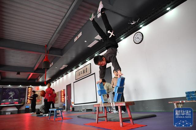 河北沧州：大运河堤顶路铺就美好生活新图景