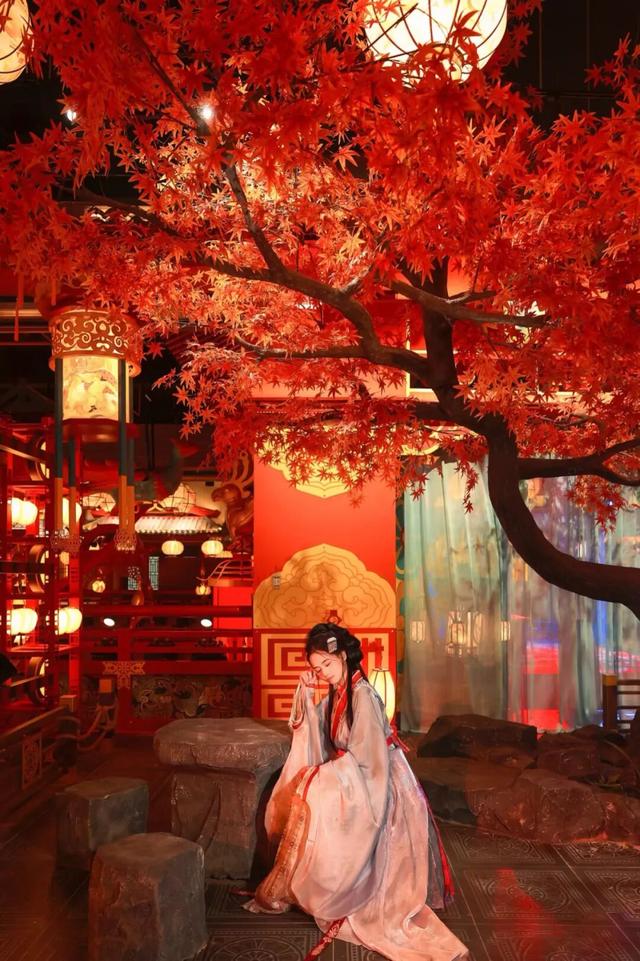 邀您免费畅玩！来木兰不夜城探索侠气与温柔