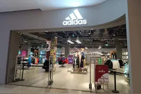 老叶较真丨上海爷叔花10元怒告阿迪达斯专卖店，只因拼单买鞋拿不出小票被拒“三包”图片