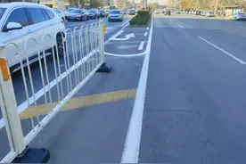 此处路口通行有变！图片