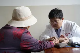 任海艇特色宣讲工作室：扎根乡村，青春“药”闪光图片