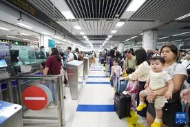 新时代中国调研行之看区域·大湾区篇丨跨境消费热潮开启粤港澳大湾区“双向奔赴”新篇章图片