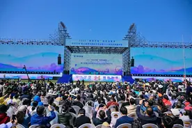 多图直击！风筝会盛大启幕！潍坊天空“争奇斗艳”，开启云端视觉狂欢图片