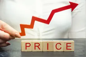 美国消费者掀起抢购狂潮，经济学家预警现有商品或更加昂贵图片