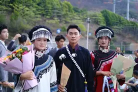 攀枝花市十二中举行2025届高三成人仪式暨高考助力大会图片