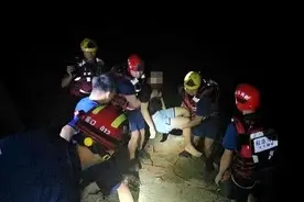 “事发凌晨，当时只有脑袋露出水面……”图片