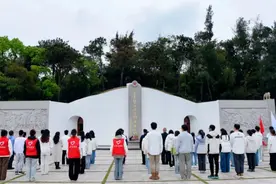 汕头市革命烈士陵园开展2025清明祭英烈活动图片