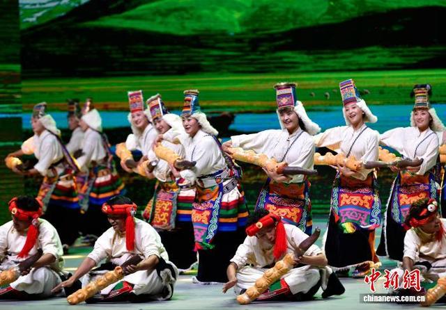 拉萨举行专场慰问演出庆祝西藏自治区成立60周年