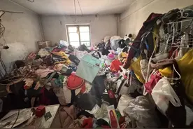 退休金超9000，91岁老人家中却“垃圾成山”！原因心酸图片