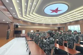 秋实累累，金色起航|济南市历下区历山双语初中部军训开营图片