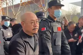 刀郎合肥演唱会，模仿者现身引发大量聚集！经纪公司紧急发声图片