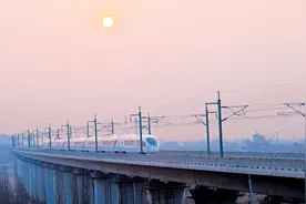 山东开行首个跨省环线高铁列车 济南到呼和浩特连云港等地更方便了图片