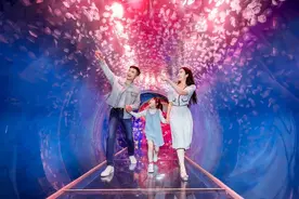 不只是海滨｜两大场馆焕新升级，五一去极地看别开生面的水下世界图片