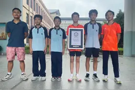 一分钟单摇382次！浙江14岁少年，刷新吉尼斯世界纪录！图片