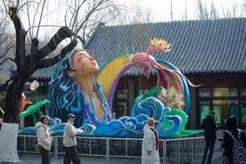 济南泉水的艺术化身“泉水女儿”亮相趵突泉畔图片