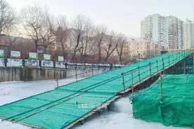 就在市中心，“十里冰雪长廊”26日迎客｜可以玩冰雪滑梯、自制冰雕、打雪仗……图片