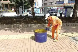 芝罘环卫中元节布设73处祭祀专用焚烧桶图片