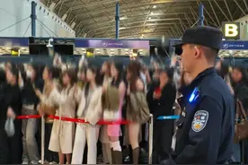 马上评｜疯狂的粉丝“接送机”，该凉凉了图片