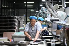河北隆尧：陶瓷外贸订单生产忙图片