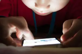 未成年人沉迷手游 为何充值容易退款难？