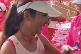 51岁央视主持人朱迅完赛无锡半马：马拉松教会我不要逞强，诚实面对自己图片