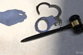 原“天上人间”老板覃辉在美国认罪！同意放弃绿卡，被驱逐出境图片