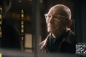 90岁游本昌的人生下半场：繁花未落，渡人渡己图片