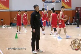 王刚：从明星球员到冠军教练，一生坚守铸就篮球事业图片